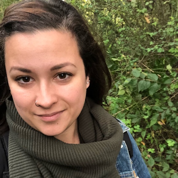 Meet your Posher, Bailey - Picture 1 of 3